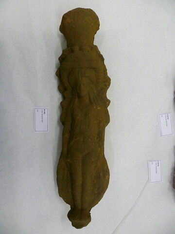 figurine d'Isis impudique