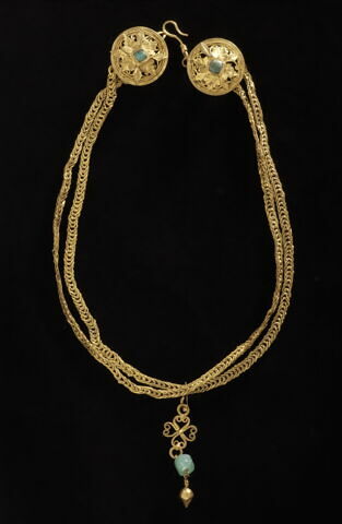 collier à pendentif