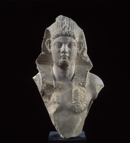 statue, image 6/6