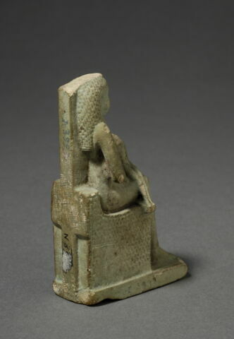 figurine d'Isis allaitant, image 3/3