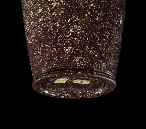 vase, image 2/2