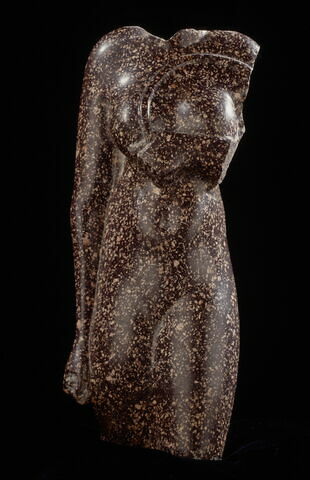 statue, image 4/9