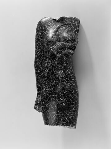 statue, image 6/9