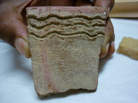 vase, image 2/2