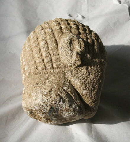 statue, image 2/2