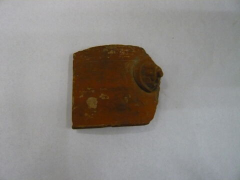 bol à masque ; coupelle ; fragment, image 2/2