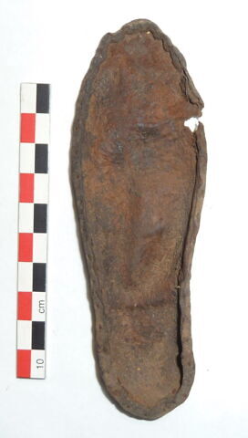 chaussure gauche ; fragment