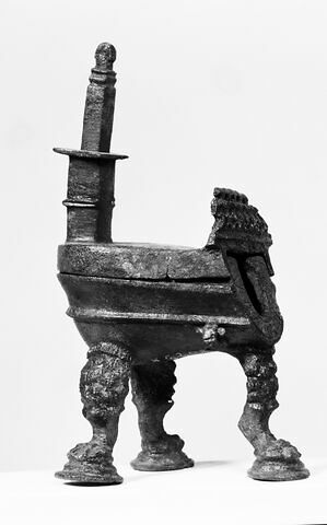 lampe  ; encensoir