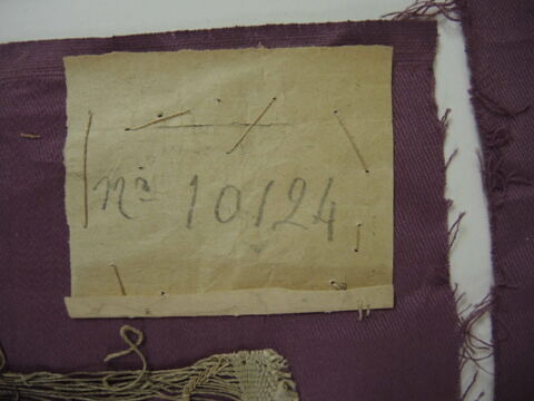 bande décorative d'habillement ; fragments, image 2/3