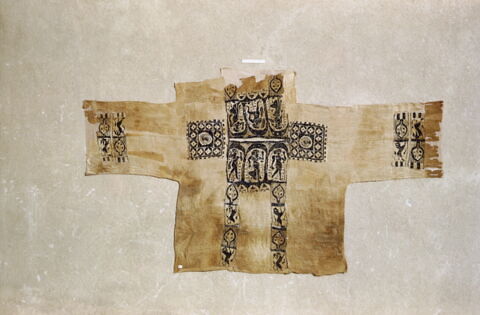 tunique ; plastron de tunique ; clavus ; tabula ; bande de poignet, image 2/2
