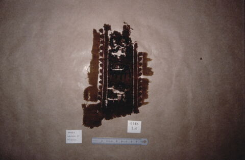 bande décorative d'habillement ; fragment, image 2/2