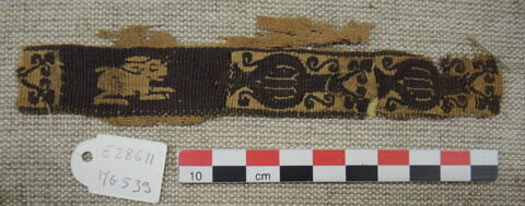 bande décorative d'habillement ; fragment, image 2/2