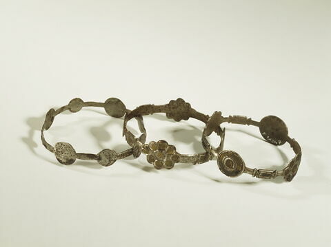 bracelet en anneau à médaillons, image 3/3
