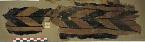décor de textile ; fragment, image 2/3