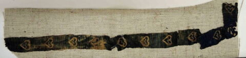 bande décorative d'habillement ; fragment, image 2/2