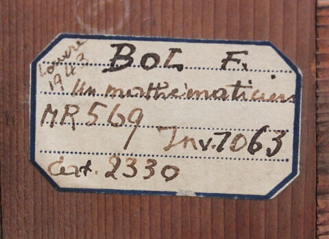 Portrait d'un mathématicien traçant une figure de géométrie, image 7/9