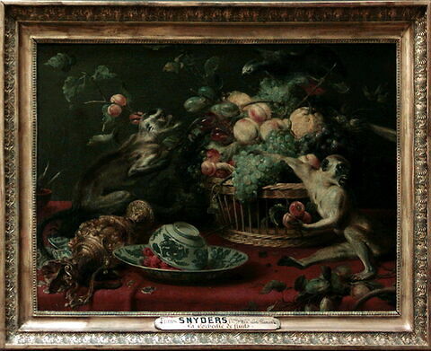 Singes et perroquet  auprès d'une corbeille de fruits, image 2/3