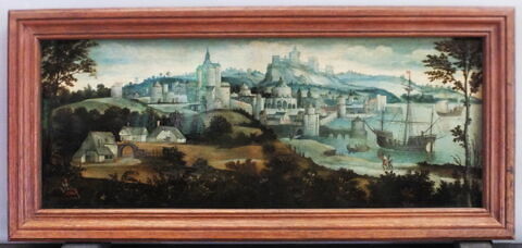 Vue d'une ville fortifiée avec un port, image 2/14
