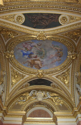 Plafond : Salon de la paix : au centre de la voûte: Allégorie du traite des Pyrénées ou La Paix fruit de la Guerre, image 9/11