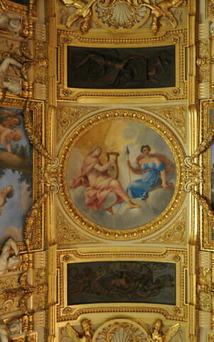 Plafond : Salle des Saisons - au centre de la voûte, composition circulaire: Apollon et Diane. A la voûte au dessus de la corniche, du sud vers le nord : Le Printems, image 4/8