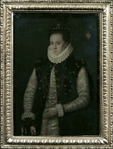 Portrait de jeune femme âgée de 21 ans, image 4/5