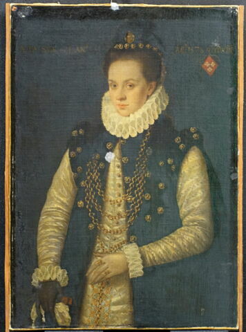 Portrait de jeune femme âgée de 21 ans, image 2/5