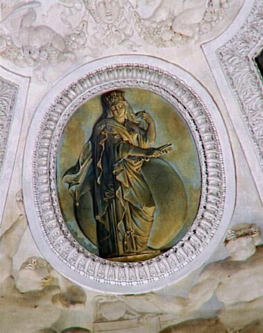 Figures d'hommes qui portent quatre médaillons imitant le bronze, image 5/5
