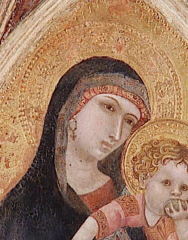 La Vierge et l'Enfant ; dans le médaillon trilobé à l'intérieur du gâble, Le Calvaire, image 9/9