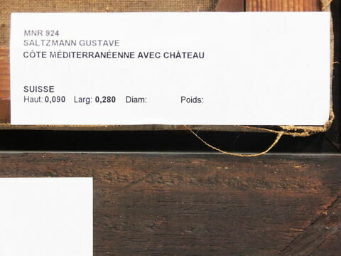 Côte méditerranéenne avec château, image 5/7