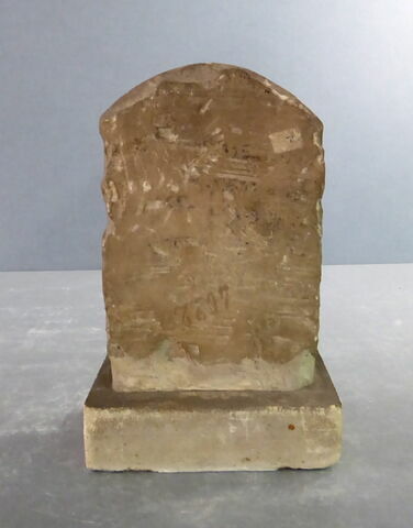 stèle cintrée ; stèle biface, image 3/6