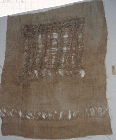 tissu ; fragment, image 2/2