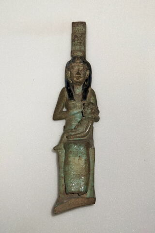 figurine d'Isis allaitant