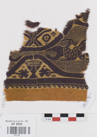 bande décorative d'habillement ; fragment