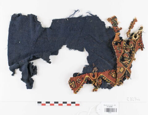 bande décorative d'habillement ; fragment