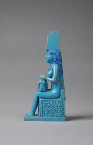 figurine d'Isis allaitant, image 3/4