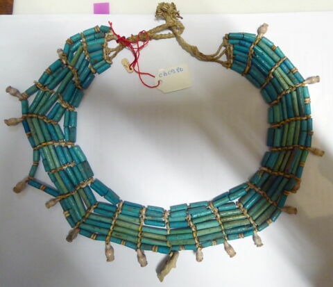 collier ousekh ; perle tubulaire ; perle en pavot ; amulette, image 2/2