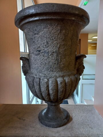Vase aux mascarons, image 3/3