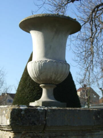 Vase de forme antique