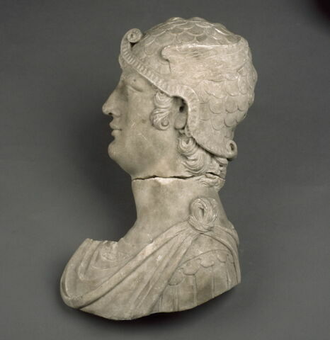 Tête de femme casquée à gauche (Penthésilée?), image 2/2