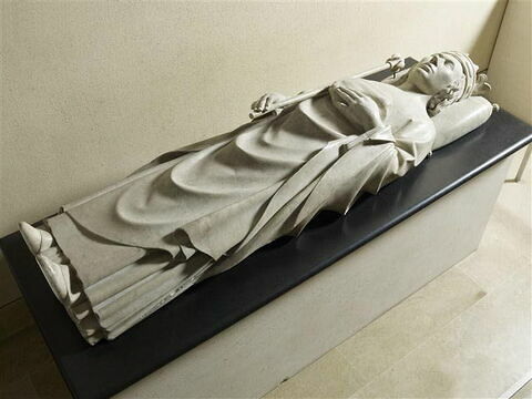 Charles V roi de France (+ 1380) tenant le sac contenant ses entrailles, image 3/14