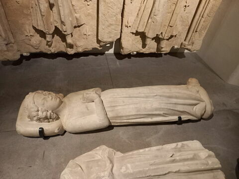 Effigie présumée d'une fille du roi Charles IV le Bel, image 2/14
