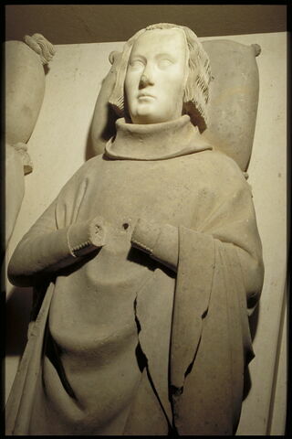 Gisant de Renaud de Dormans (+ en 1386), archidiacre de Châlons-en-Champagne et maître des requêtes du roi (?), image 3/14