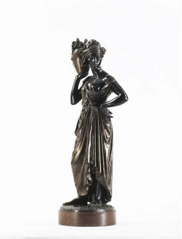 Marie à la fontaine, image 6/12