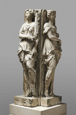 Deux cariatides formant l'angle de la chaire, image 5/7