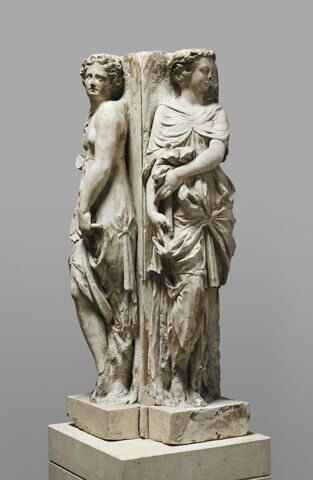 Deux cariatides formant l'angle de la chaire, image 6/7