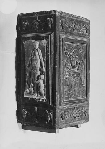 L'évangéliste saint Matthieu, la Charité et la Justice. Élément du monument funéraire d'Emeric Schillinck, chantre de Saint-Lambert de Liège de 1550 à sa mort en 1565, image 4/5