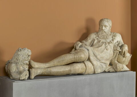 Gisant accoudé, image 5/6