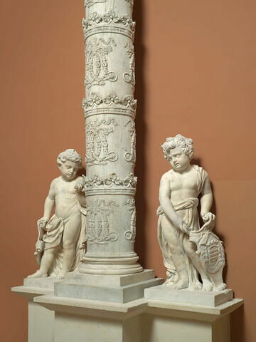 Colonne jouxtée de deux génies funéraires, du mausolée du coeur de Louis de Cossé, duc de Brissac (1625-1661), image 5/10