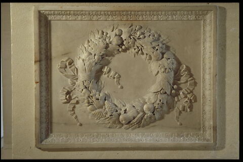 Couronne de fleurs et de fruits, image 2/2