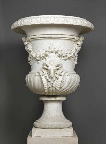 Vase décoré des attributs du Printemps, image 7/9